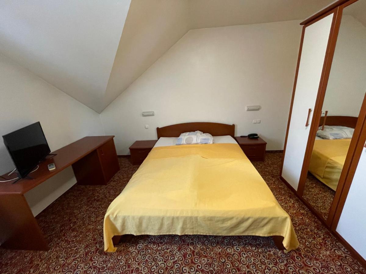 Gostisce Senica Hotel Senovo Esterno foto
