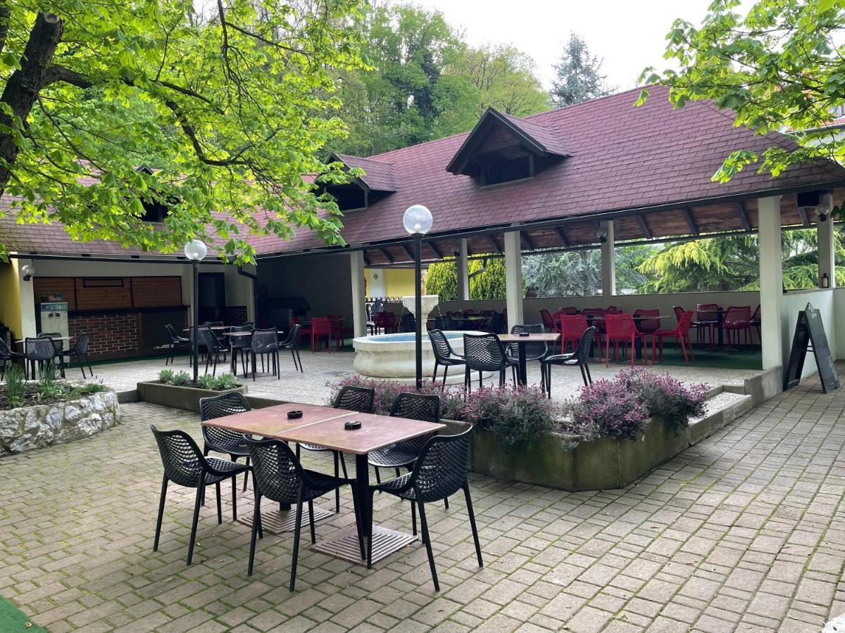 Gostisce Senica Hotel Senovo Esterno foto