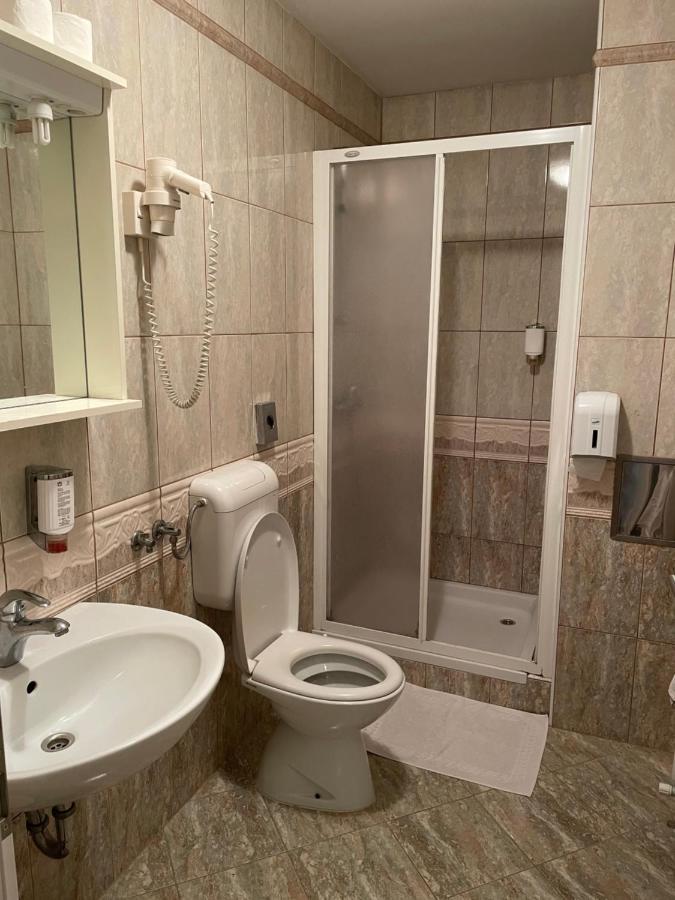 Gostisce Senica Hotel Senovo Esterno foto