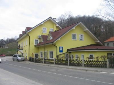 Gostisce Senica Hotel Senovo Esterno foto